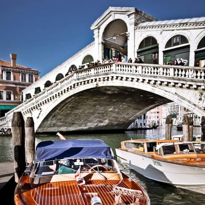 Pensión Alloggio Rialto View *